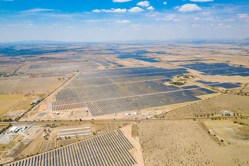 01 光伏場(chǎng)區(qū)鳥瞰圖.jpg