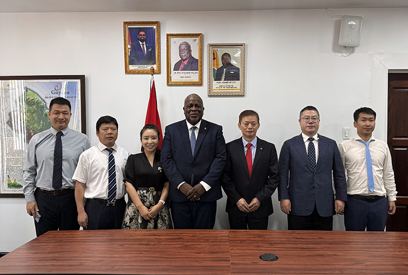 1. 張國來一行與圭亞那總理會(huì)晤.jpg