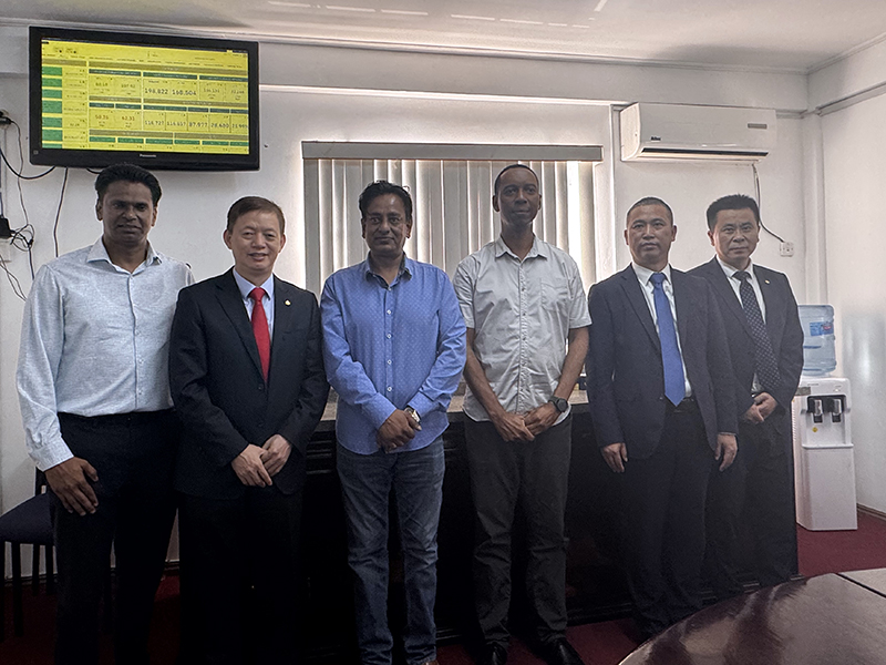 6. 張國來一行與圭亞那電力公司負(fù)責(zé)人會(huì)晤.jpg